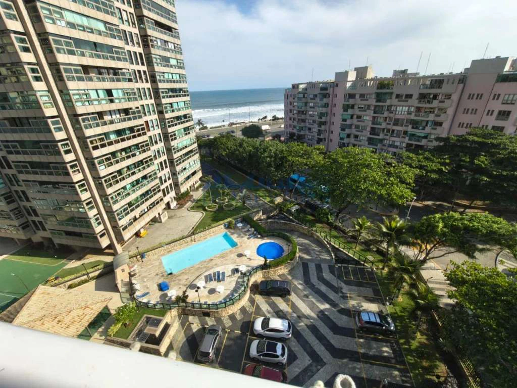 152 m² apartment with 4 bedrooms and enclosed balcony — photo 3