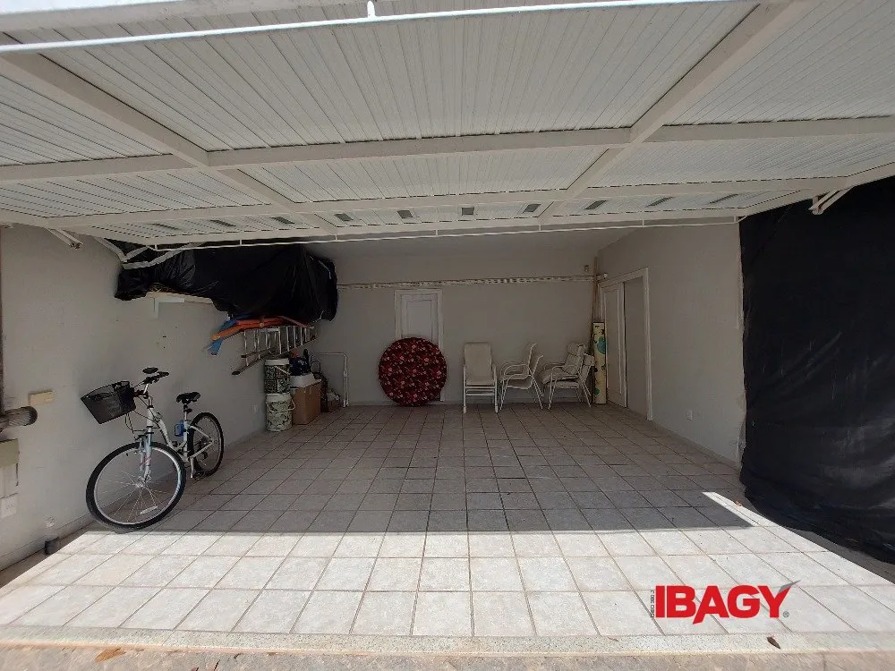 Меблированный дом 518 м² с 5 спальнями и 4 суитами — photo 38