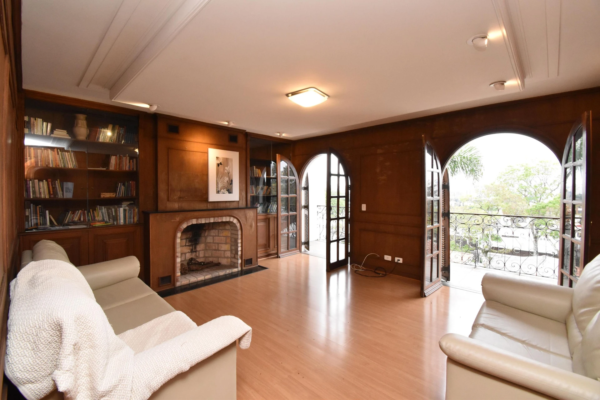 Furnished house with 5 bedrooms and 3 en-suites
