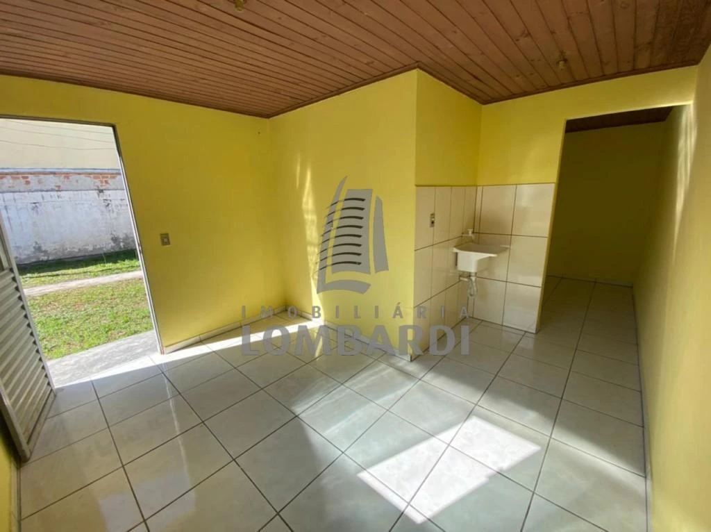 Casa de 30 m² com 1 dormitório e vaga