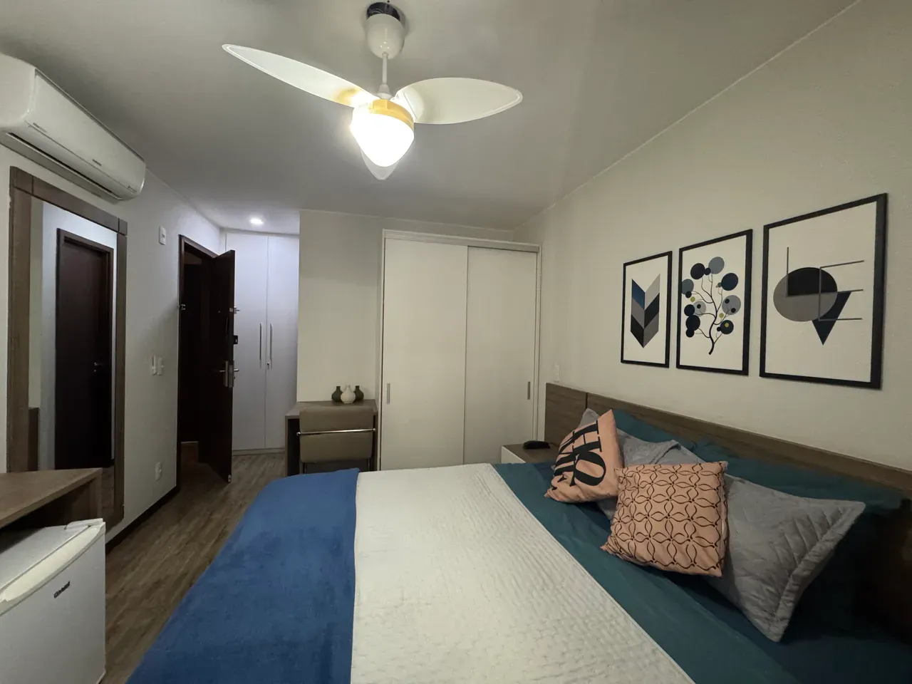 69 m² apartment with a mountain view and a home office