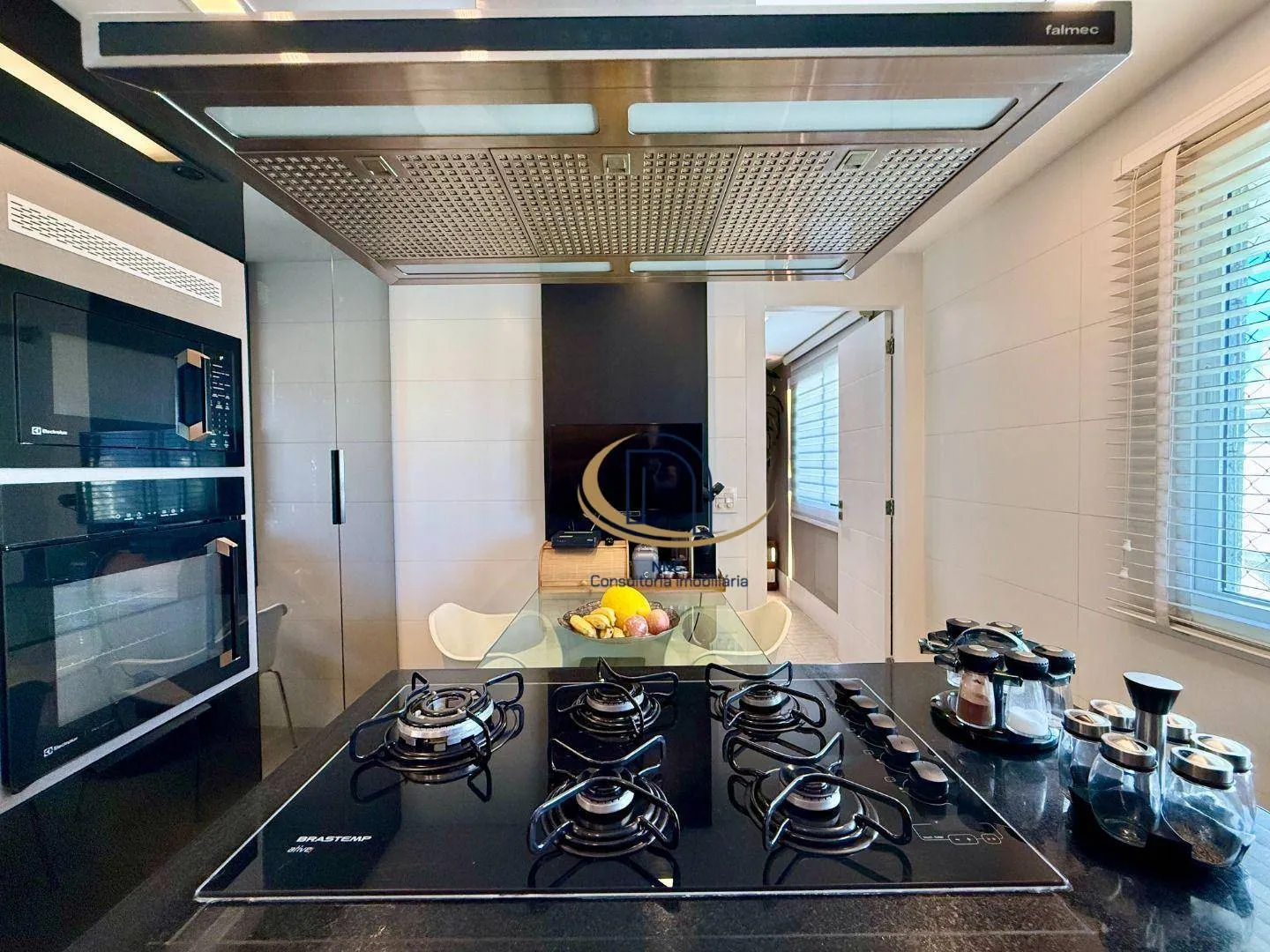 Front-facing penthouse with 215 m² and 4 bedrooms — photo 42