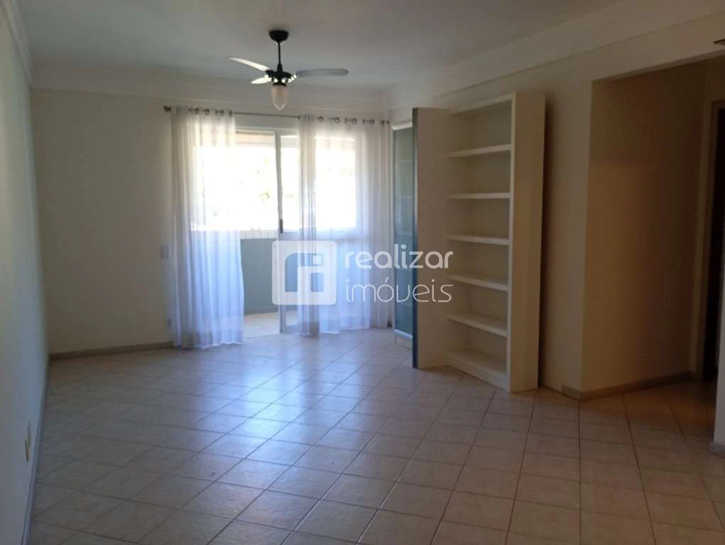 3-bedroom apartment with an en-suite and 2 baths — photo 4