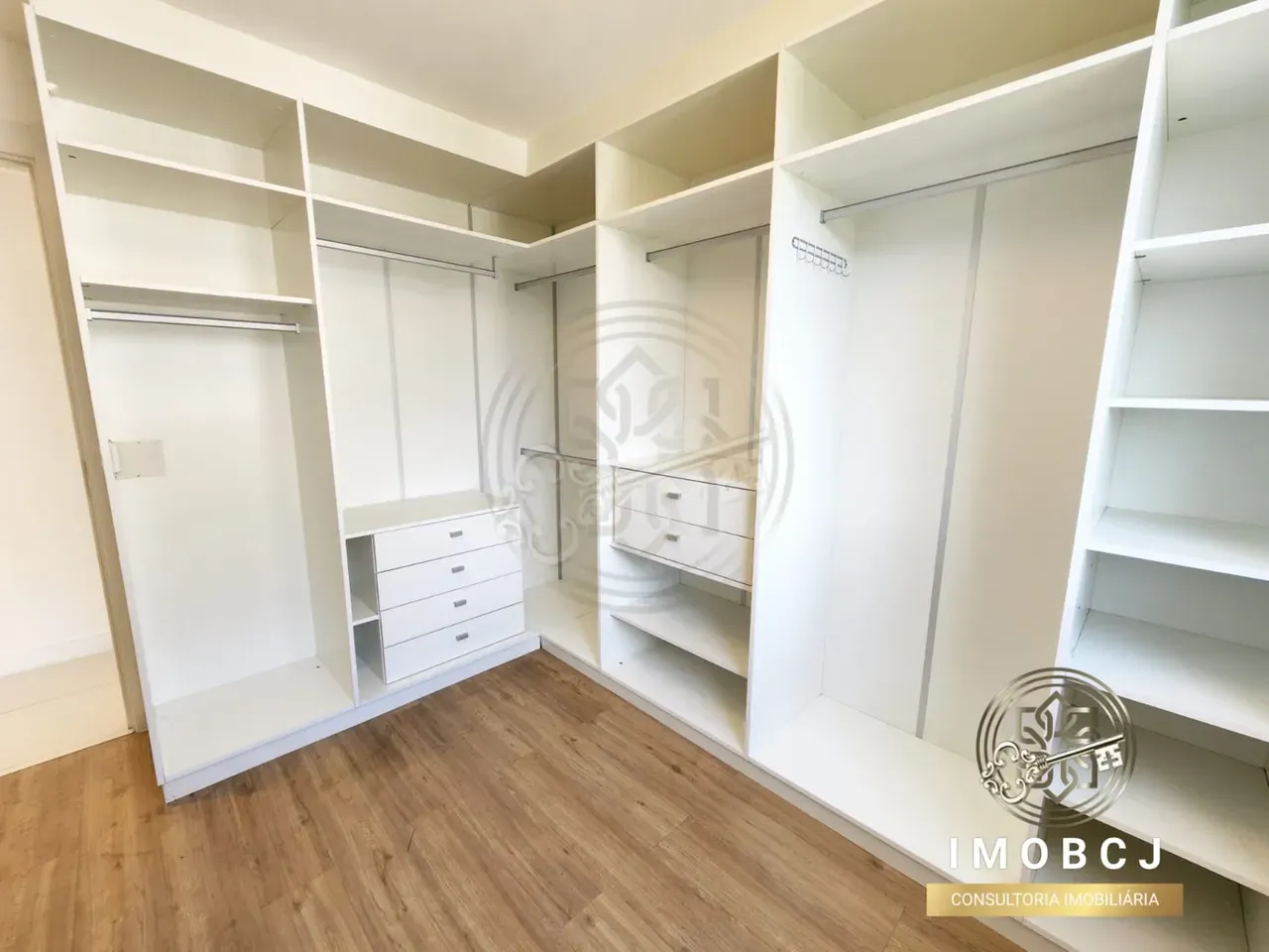 166 m² apartment with 4 bedrooms and private BBQ — photo 33