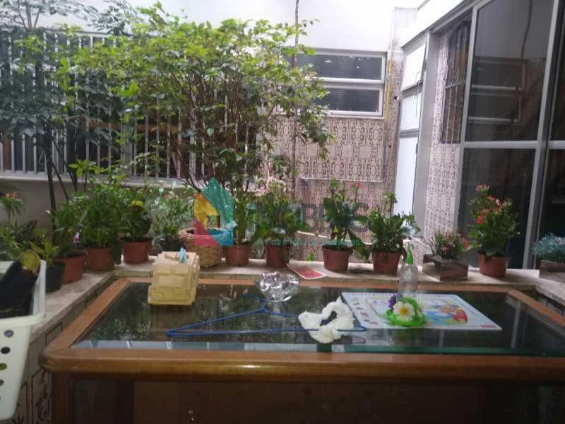 Furnished 3-bedroom apartment with a balcony — photo 22