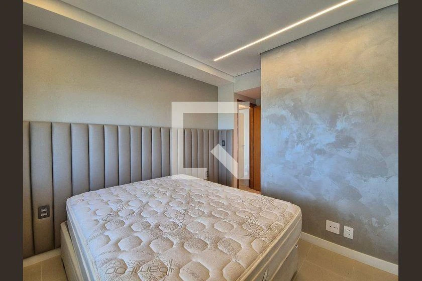 Furnished 3-bedroom apartment with balcony and views — photo 13