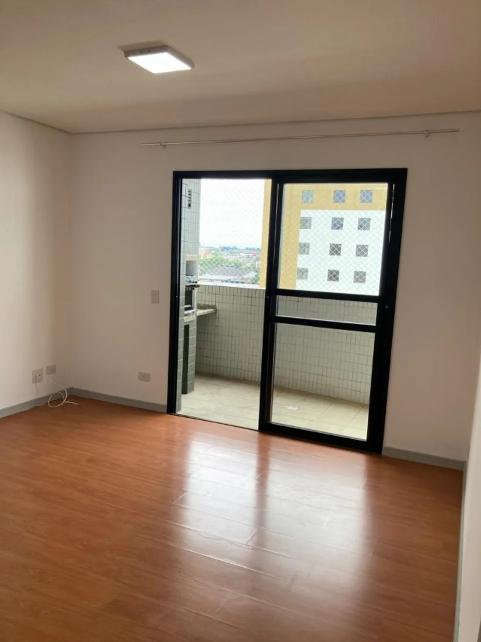 Unfurnished 3-bedroom apartment with 2 bathrooms — photo 3