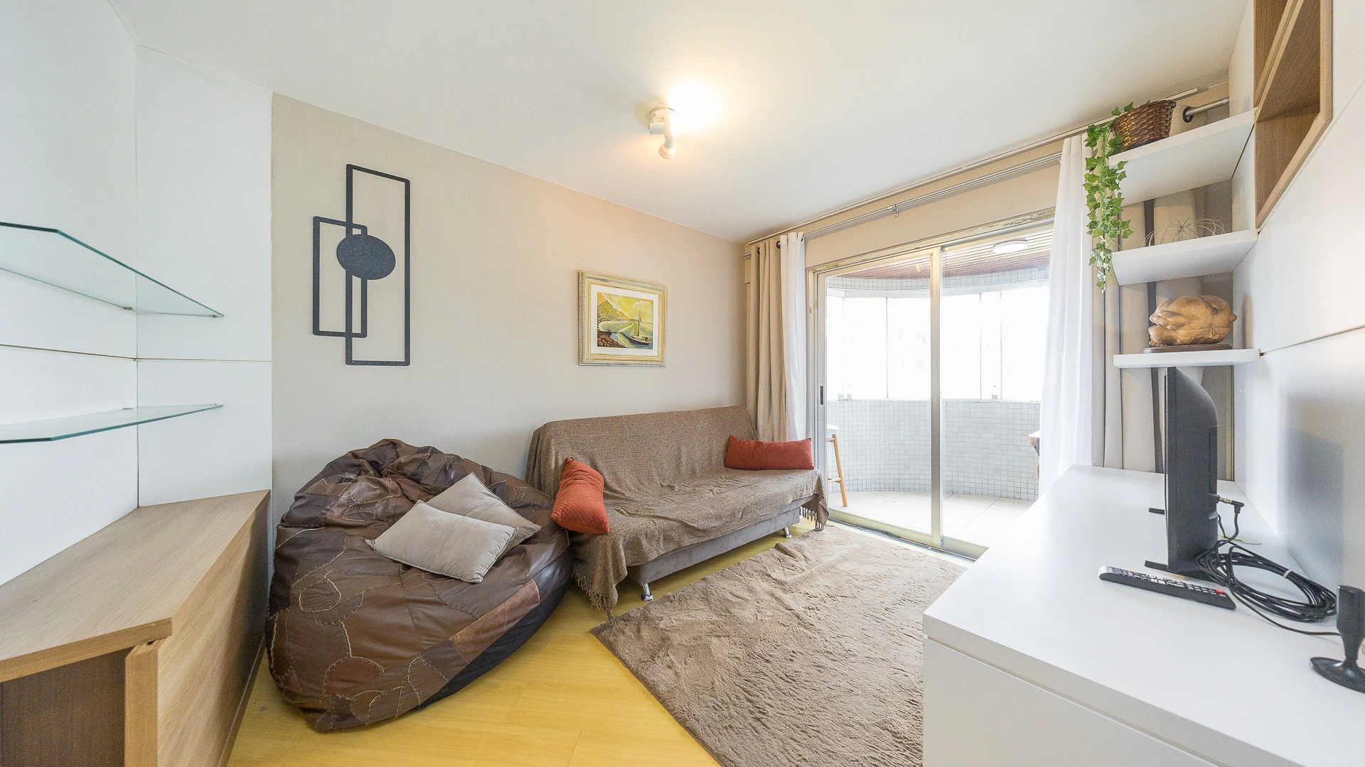 Apartamento com 2 quartos e 2 banheiros, cozinha americana — photo 4