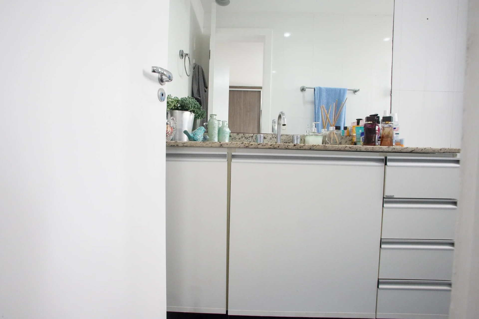 Apartamento mobiliado com 4 quartos e varanda — photo 59