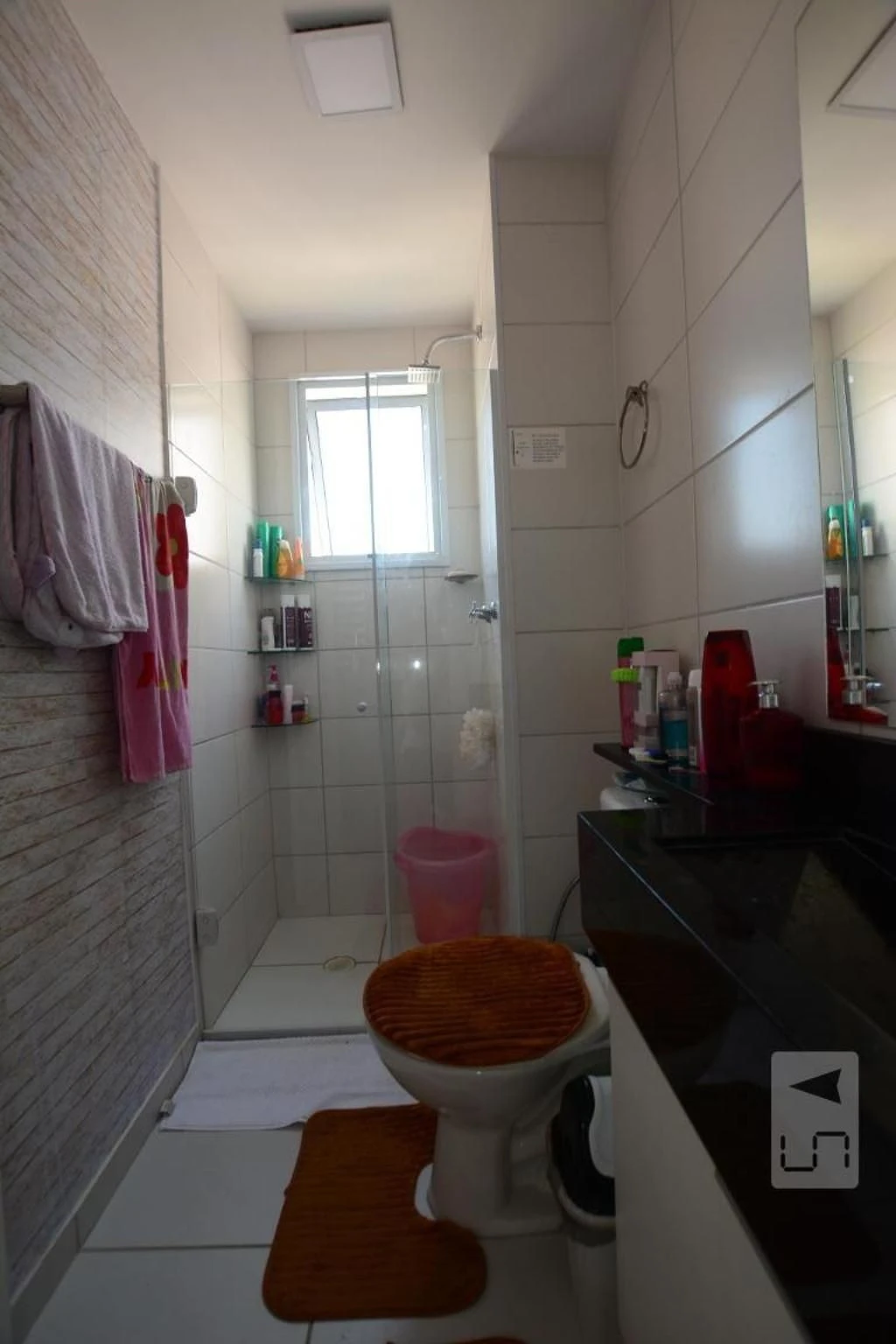 Furnished 2-bedroom apartment with open-plan kitchen — photo 21