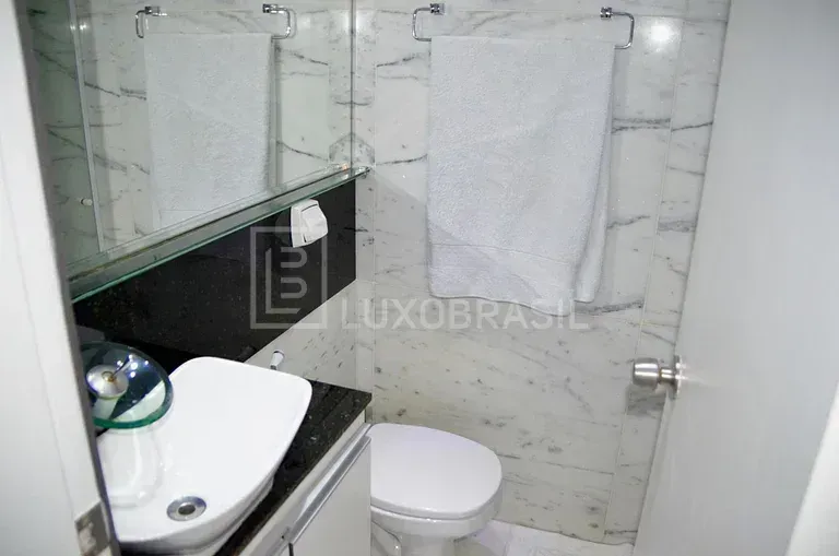 Furnished 3-bedroom apartment with enclosed glass balcony — photo 24