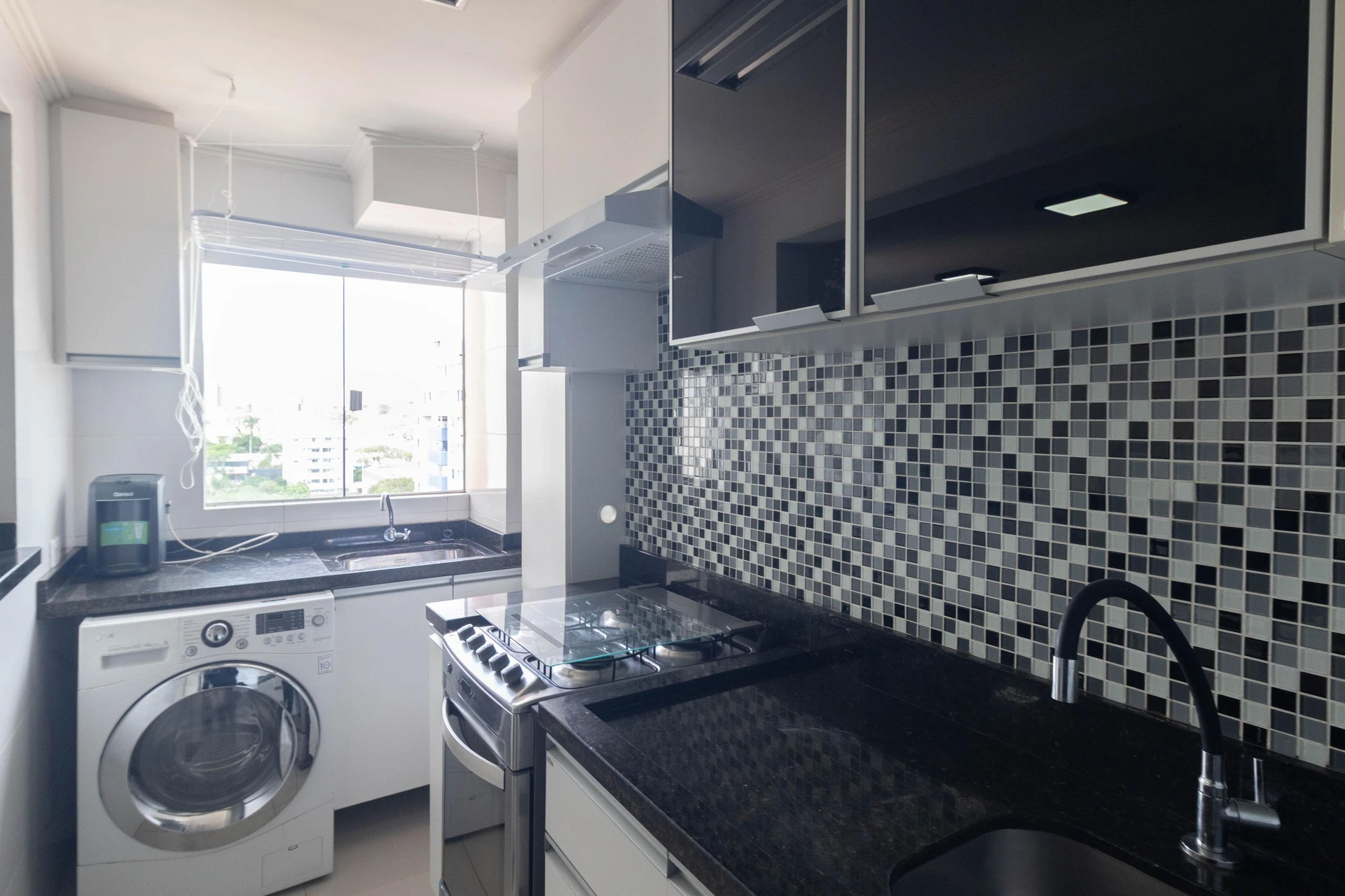 One-bedroom apartment with a washing machine in Curitiba — photo 13