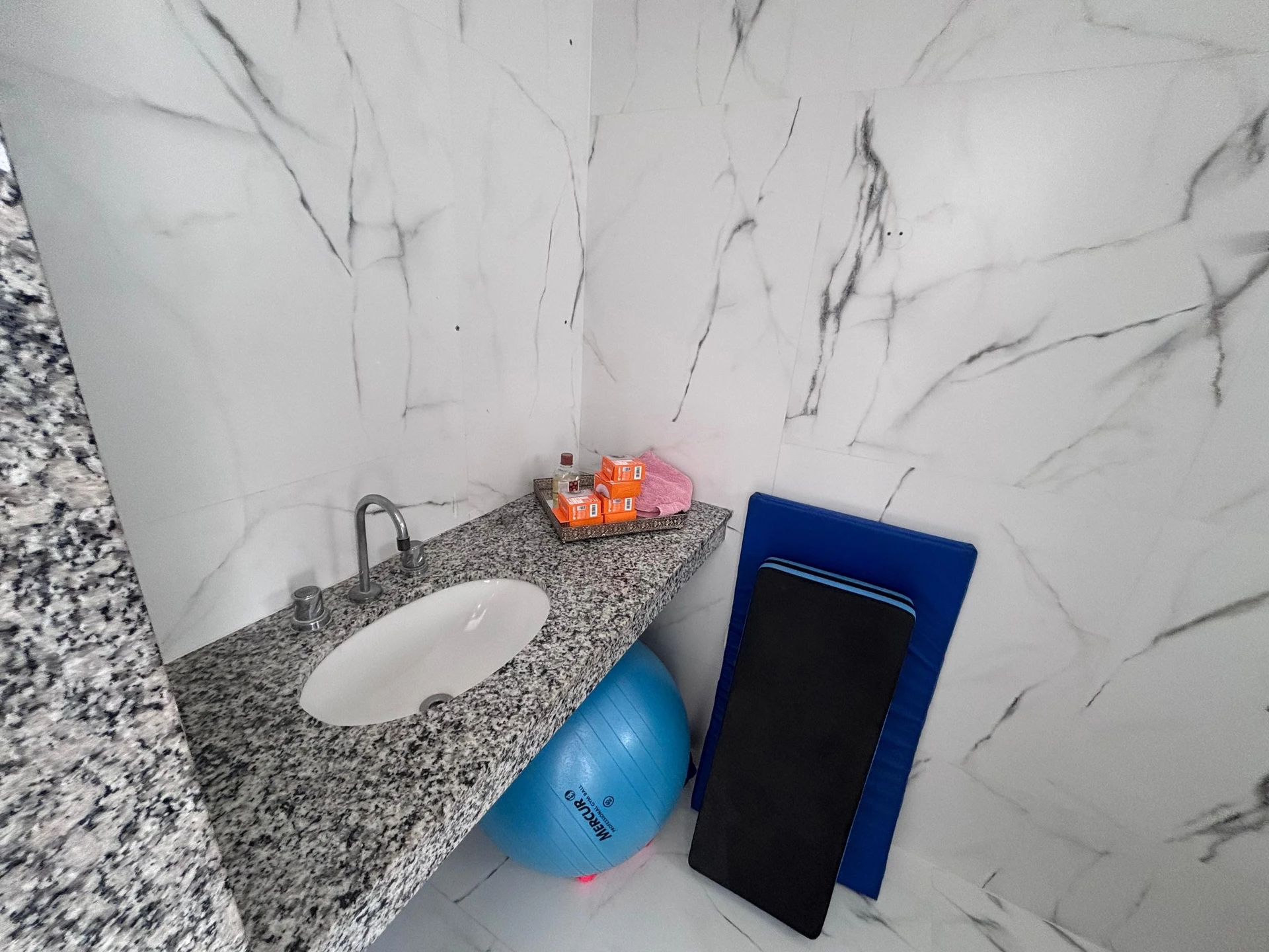 Apartamento mobiliado com 4 quartos e 4 banheiros — photo 51