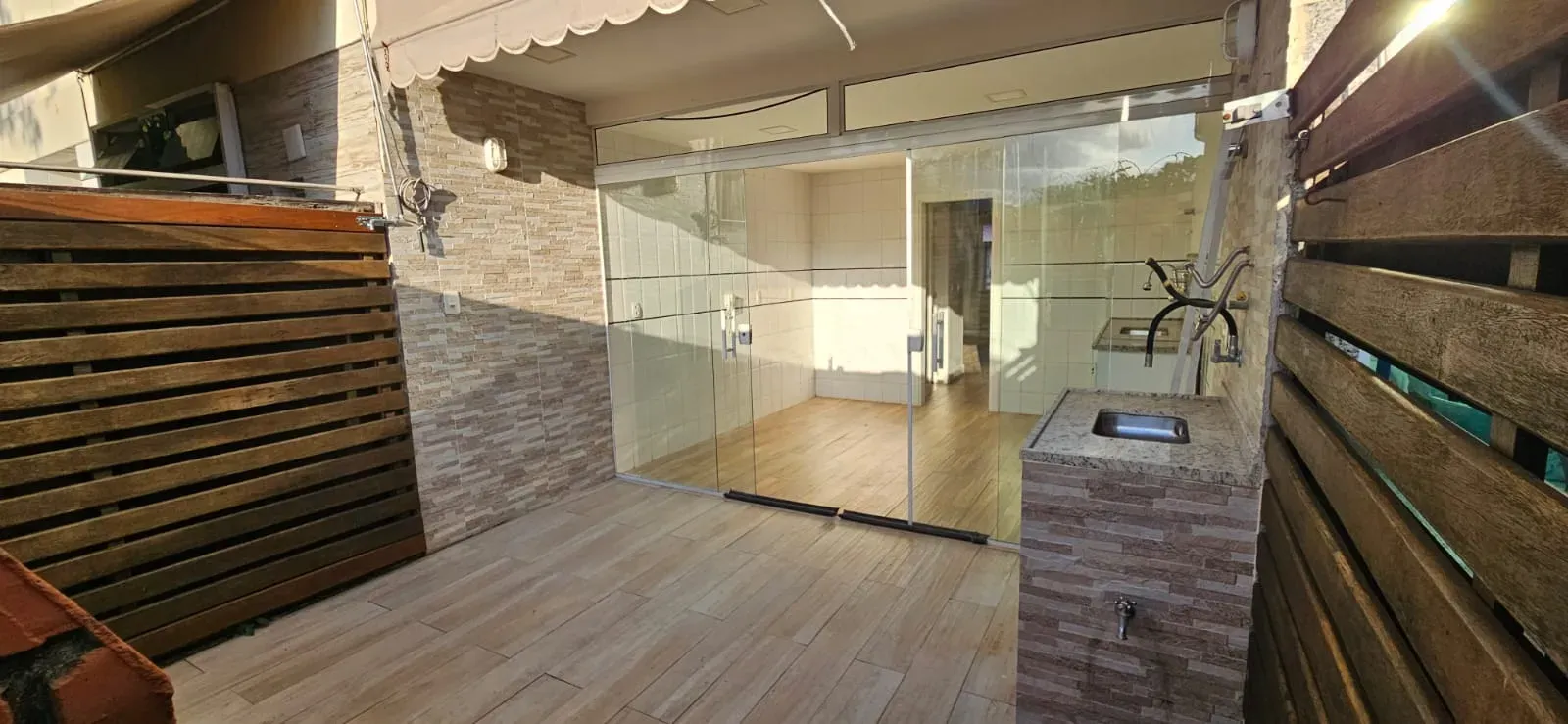 4-bedroom apartment with a mountain view — photo 11
