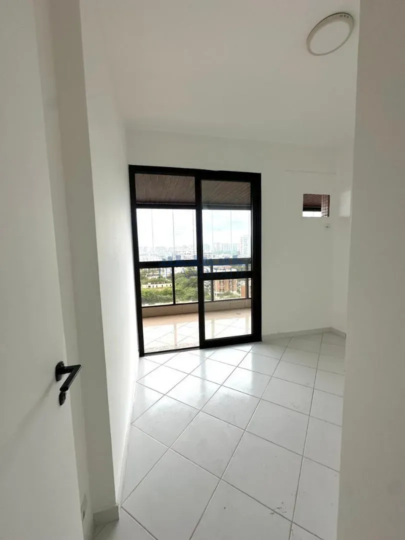 Glass-enclosed balcony in a 4-bedroom apartment, 197 m² — photo 17