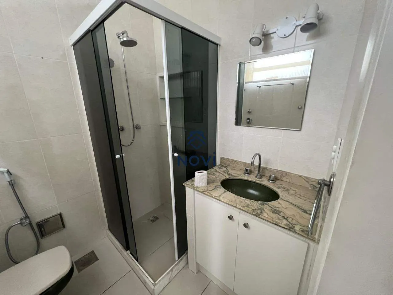 Квартира з 2 спальнями та пральною машиною — photo 22