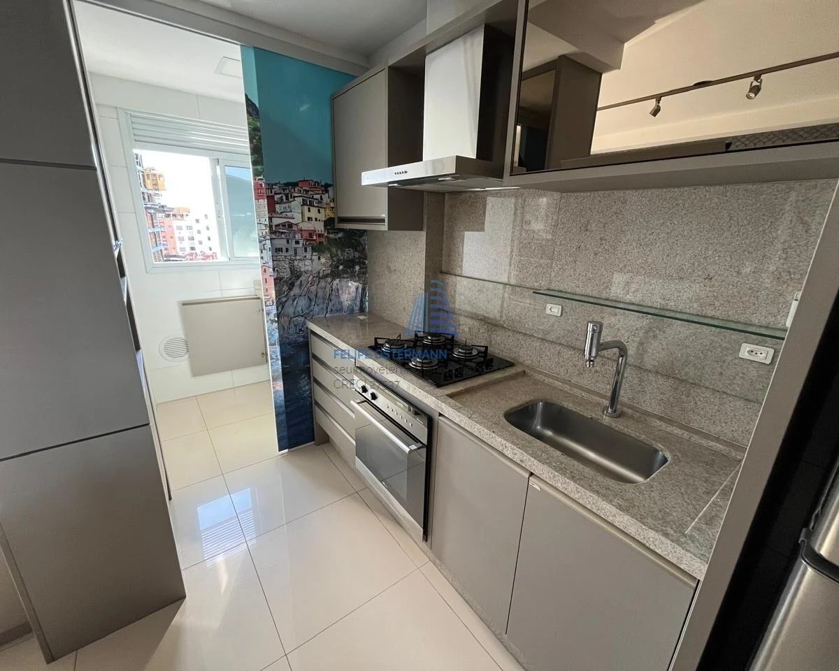 One-bedroom apartment with a glass-enclosed balcony — photo 24