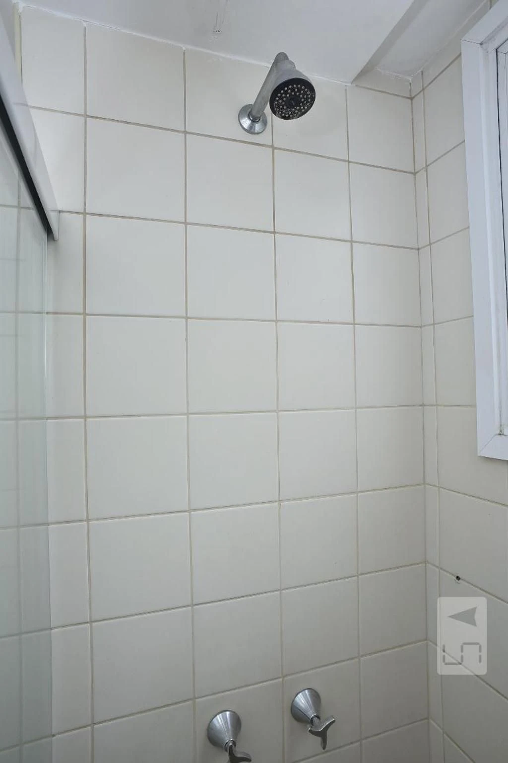 2-bedroom apartment in a building with a pool — photo 37