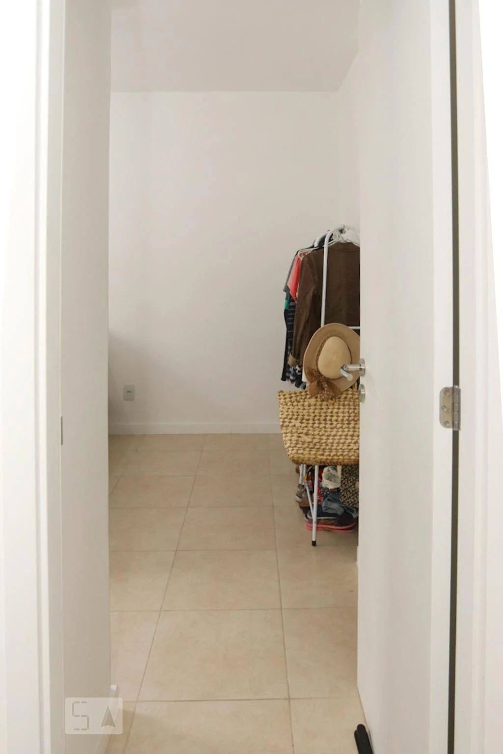 Furnished 2-bedroom apartment with 2 bathrooms and parking — photo 75