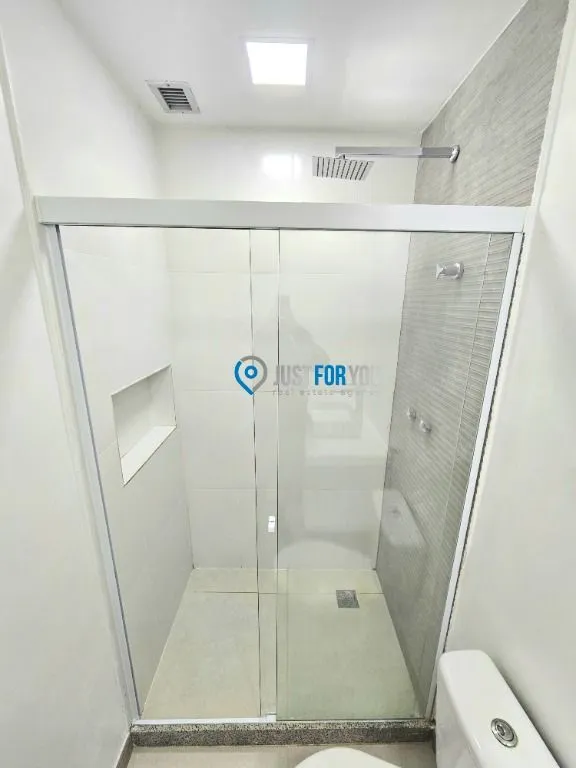 Walk-in closet in a 3-bedroom apartment, 128 m² — photo 2