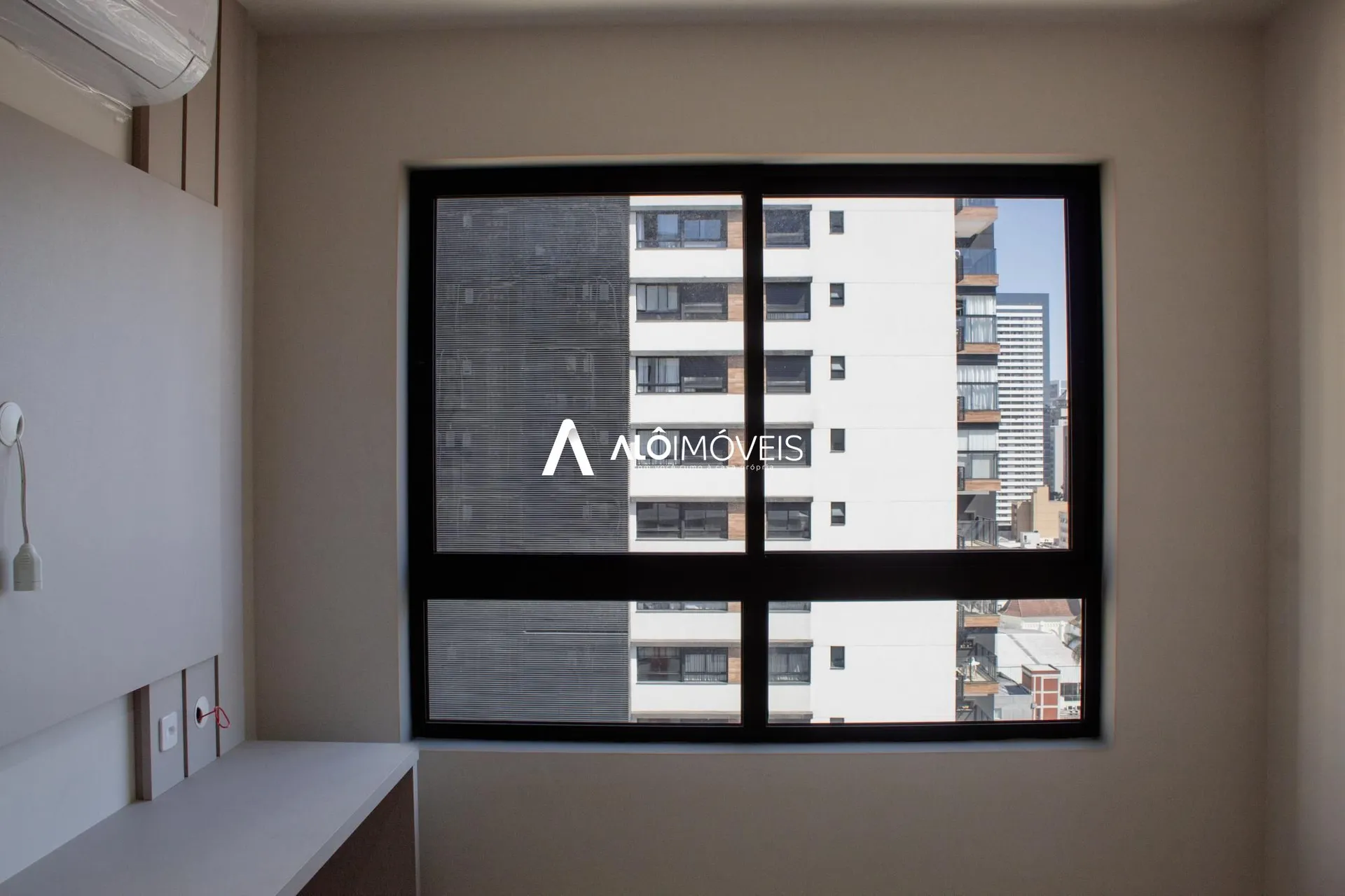 Furnished 1-bedroom apartment with open-plan kitchen — photo 21