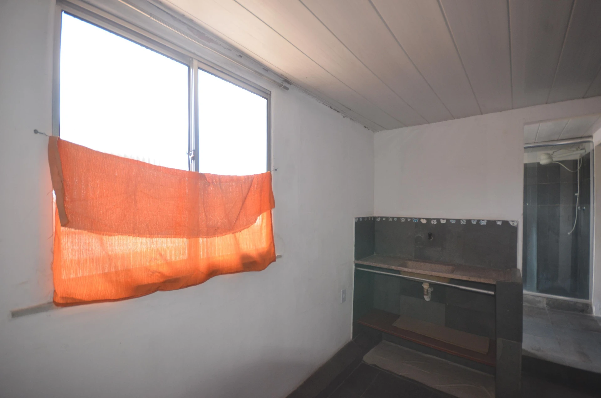 1-bedroom rental apartment with a compact kitchenette — photo 6