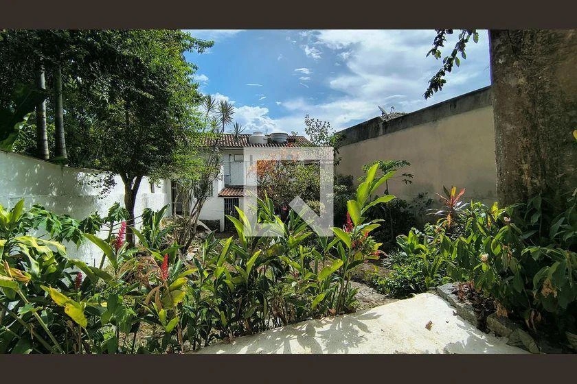 Furnished house, 270 m², with floor-to-ceiling windows — photo 26