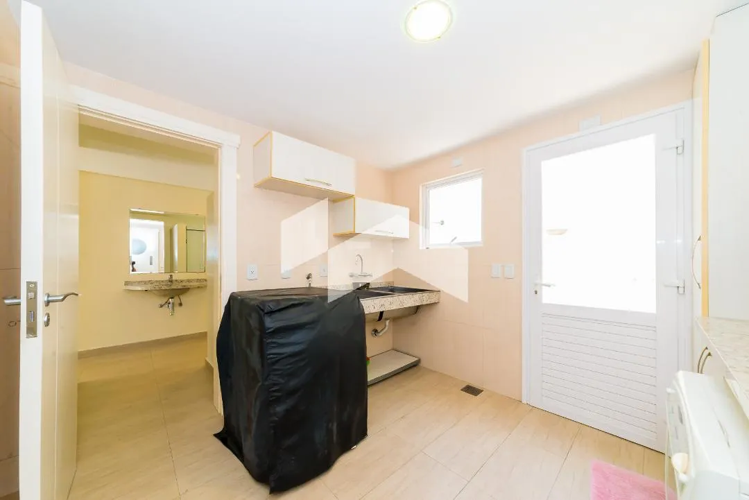 431 m² house with 4 en-suite bedrooms and 6 parking — photo 20