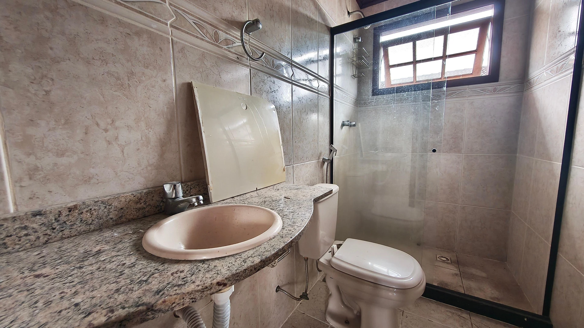 3-bedroom house with a walk-in closet in Rio de Janeiro — photo 44
