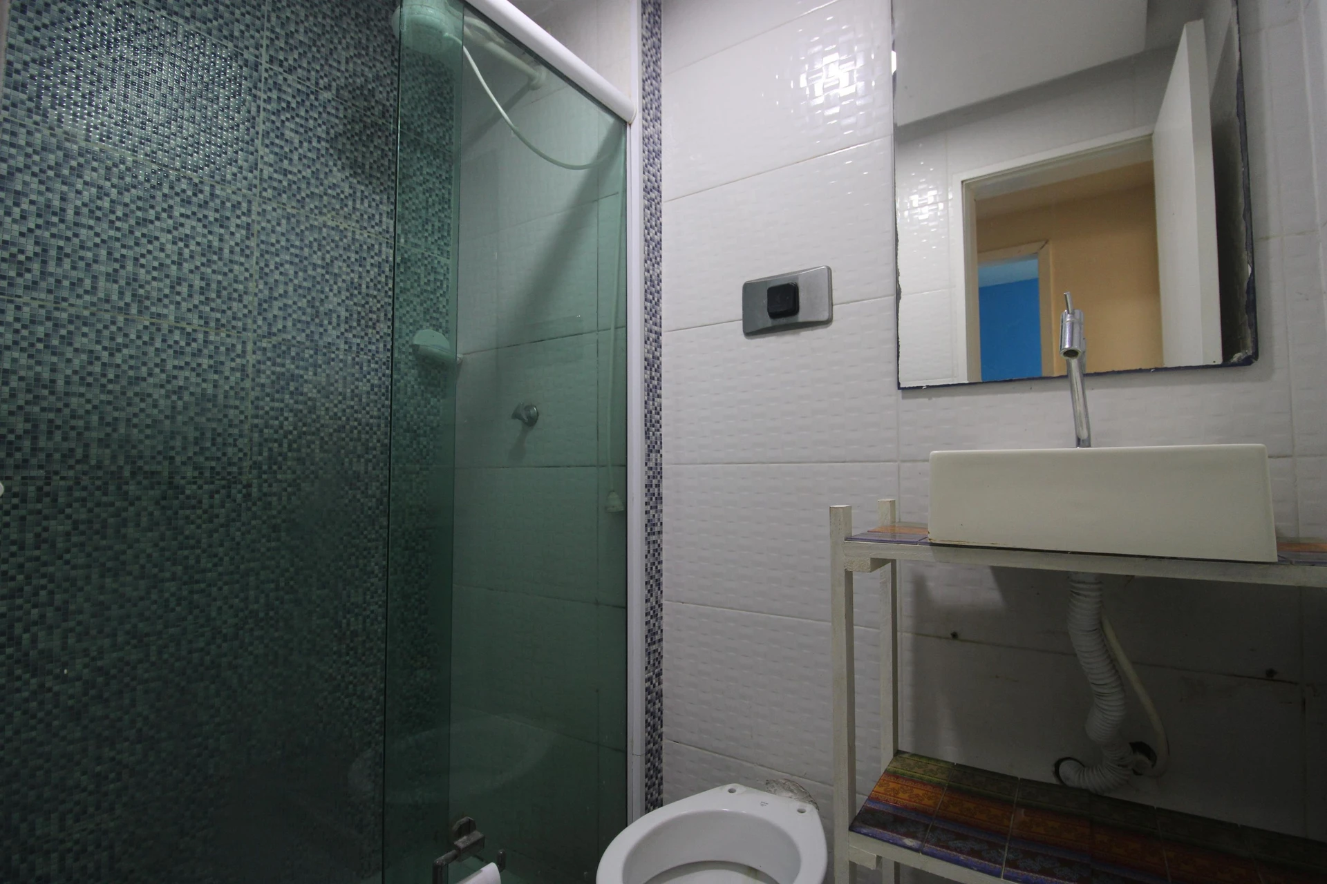 2-bedroom apartment in a building with a pool — photo 27