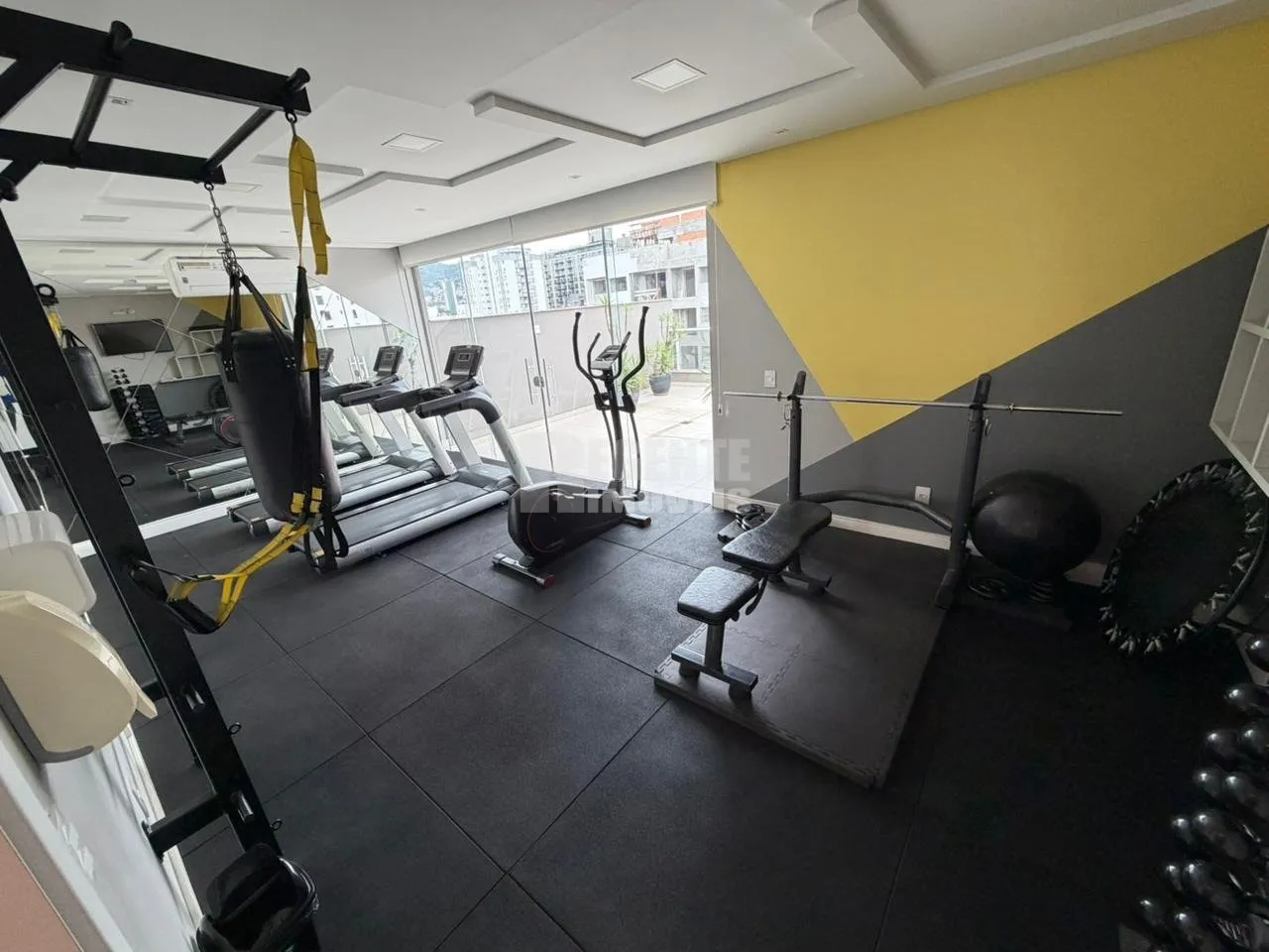 Apartamento tipo garden amueblado con 2 dormitorios y jardín — photo 17
