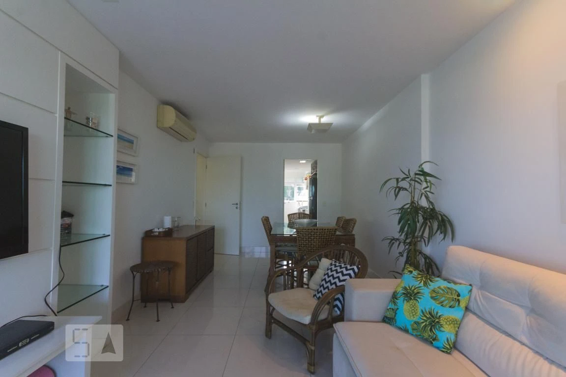 Furnished apartment with 2 en-suites and a balcony — photo 14