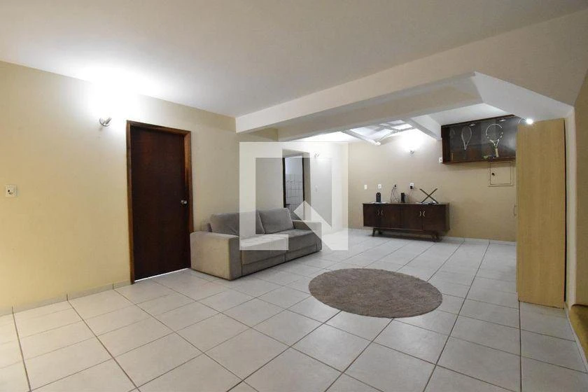 6-bedroom house with a washing machine in Curitiba — photo 33