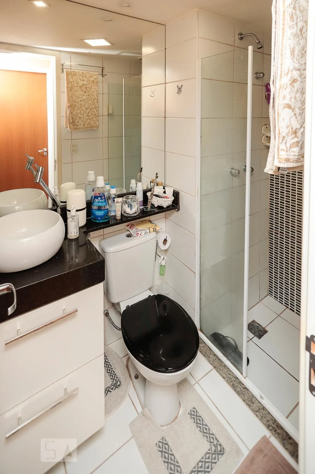 Furnished 2-bedroom apartment with balcony — photo 27
