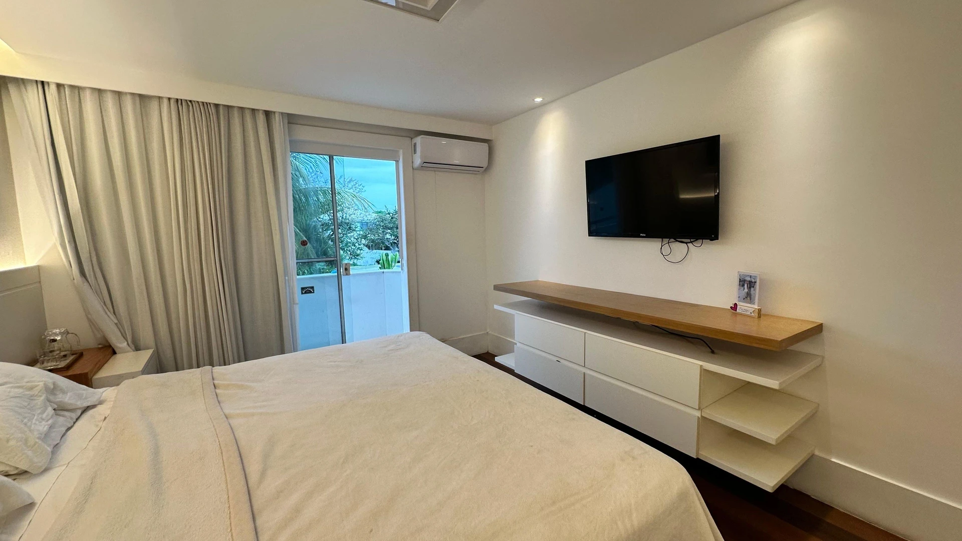 Furnished house, 360 m², with a walk-in closet — photo 3