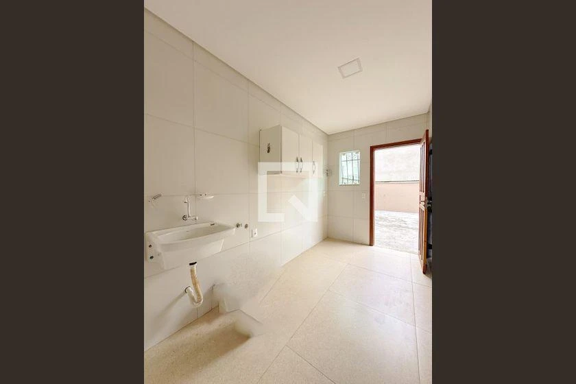 4-bedroom house, 3 with their own bathrooms, 194 m²