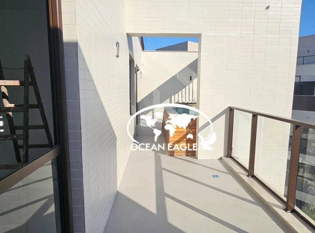 Unfurnished apartment with 3 bedrooms and open-plan kitchen — photo 10