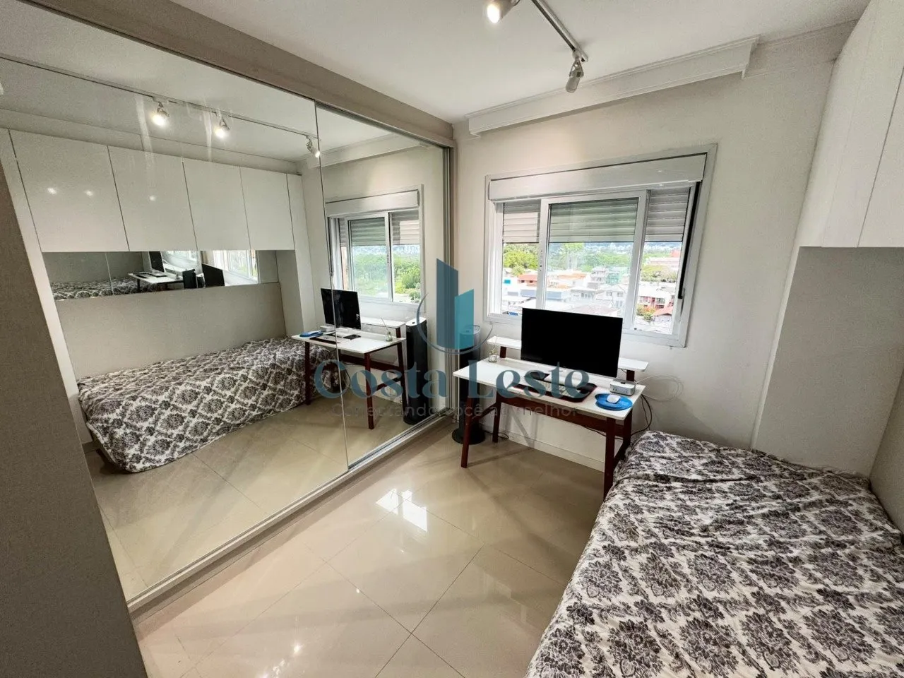2-bedroom apartment with a home office in Florianópolis — photo 11