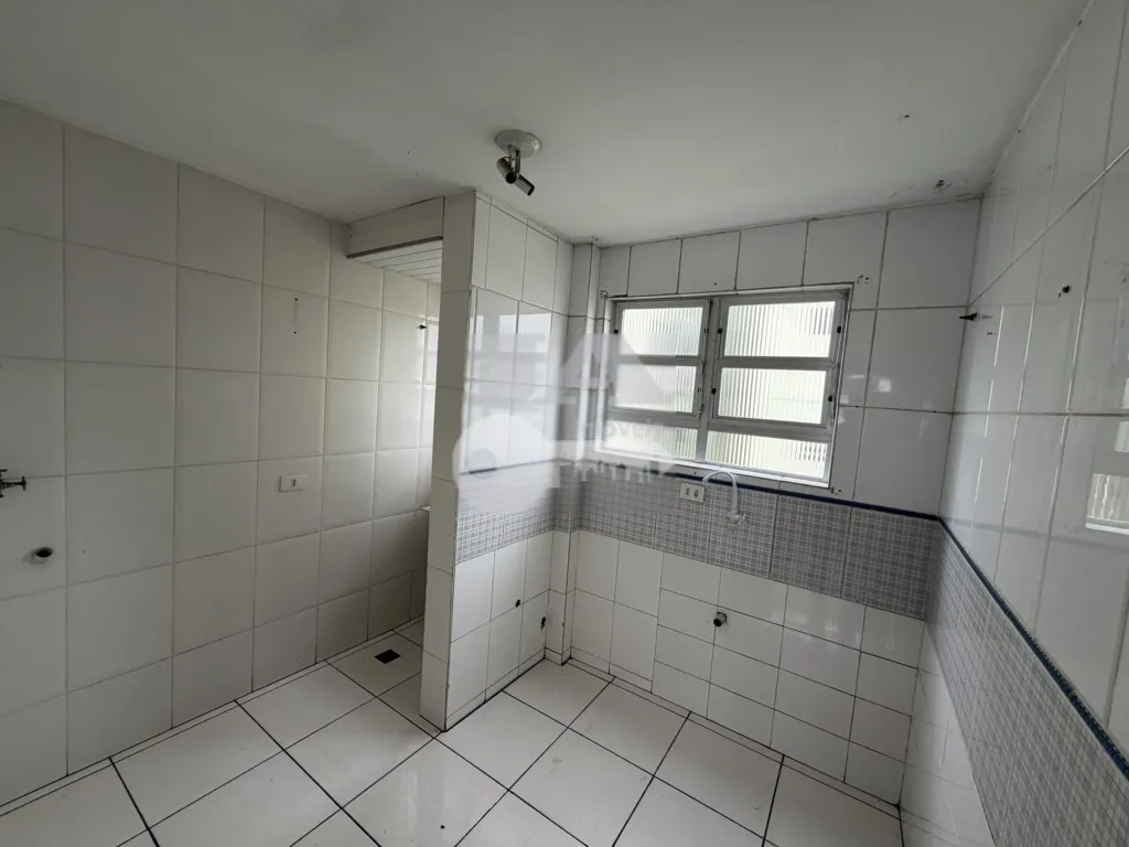 Apartment, 43 m², with wood or laminate floors — photo 2