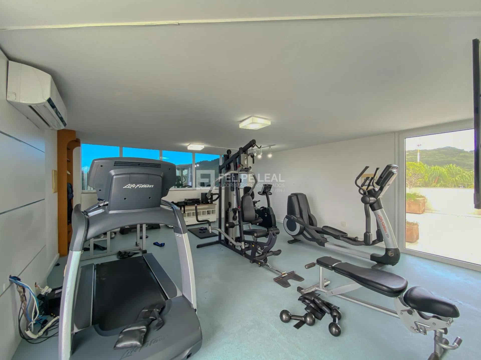 Casa em condomínio com 9 dormitórios e 8 suítes — photo 29