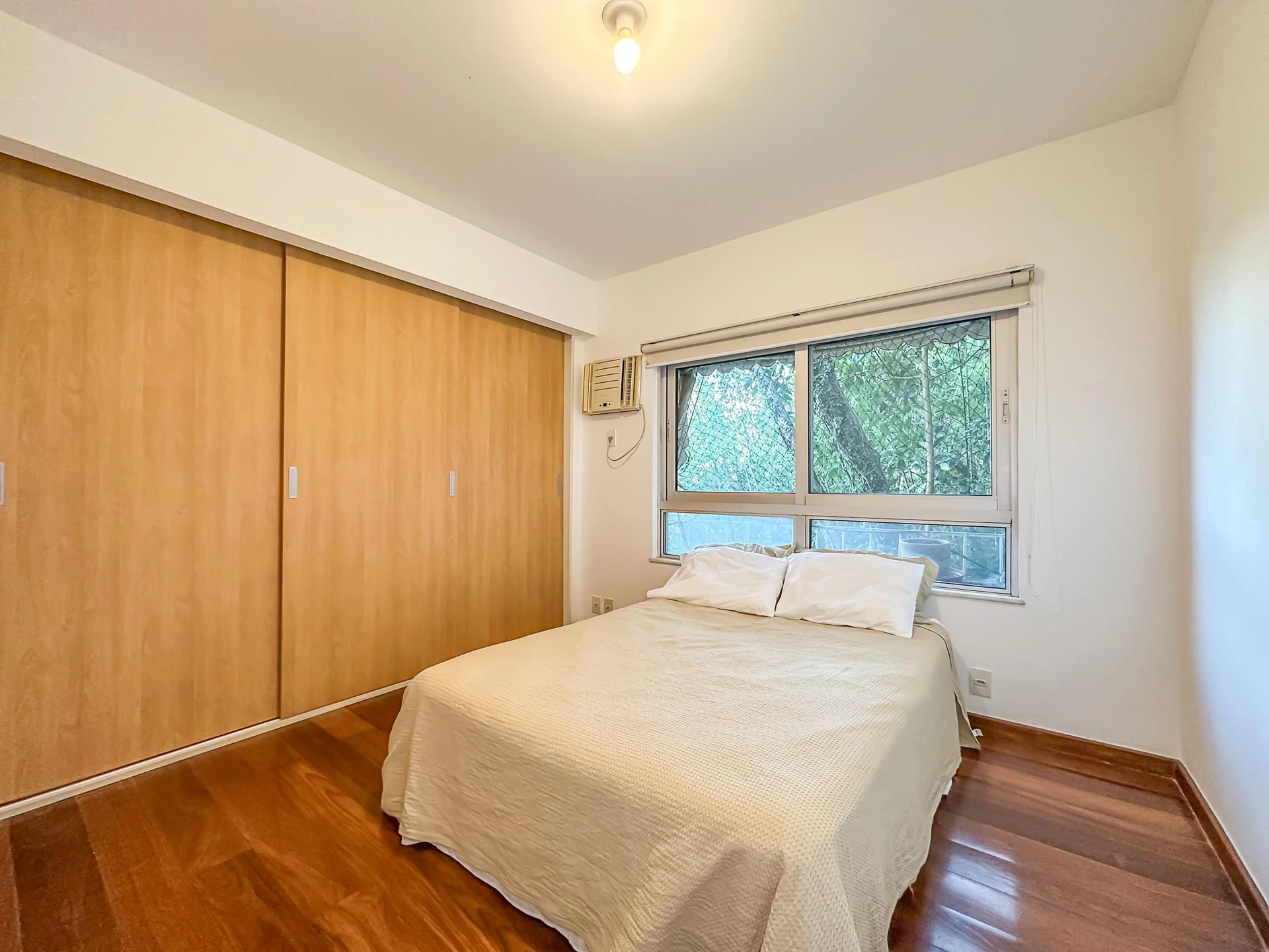 Furnished 2-bedroom apartment with open views — photo 6