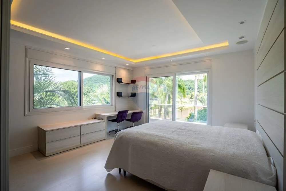 House with 7 en-suite bedrooms and balcony — photo 3