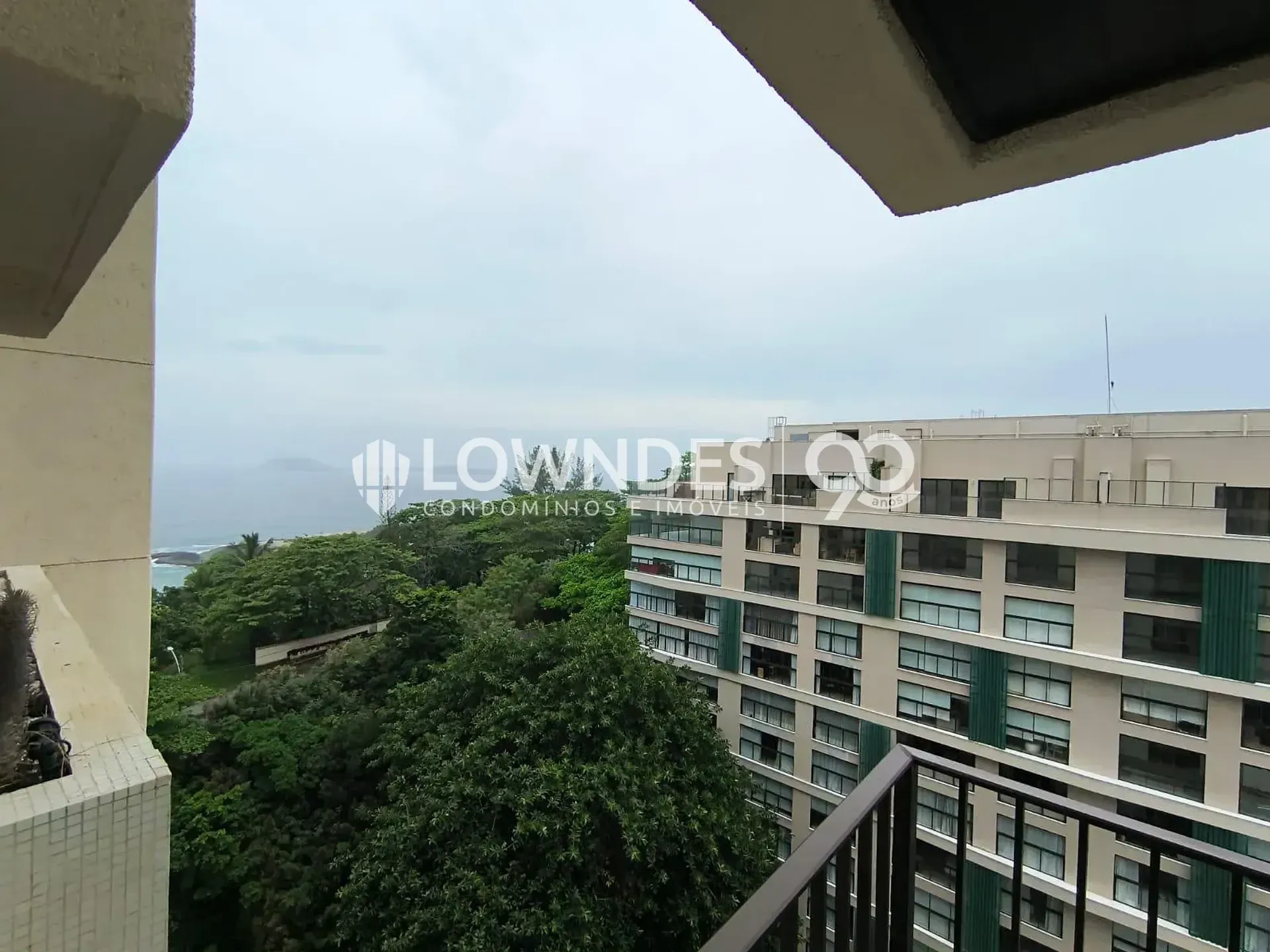 2-bedroom apartment with a home office in Rio de Janeiro — photo 14