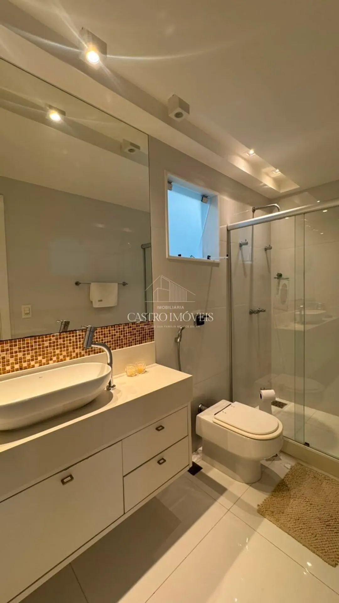 Furnished house with 4 en-suite bedrooms and private garden — photo 6