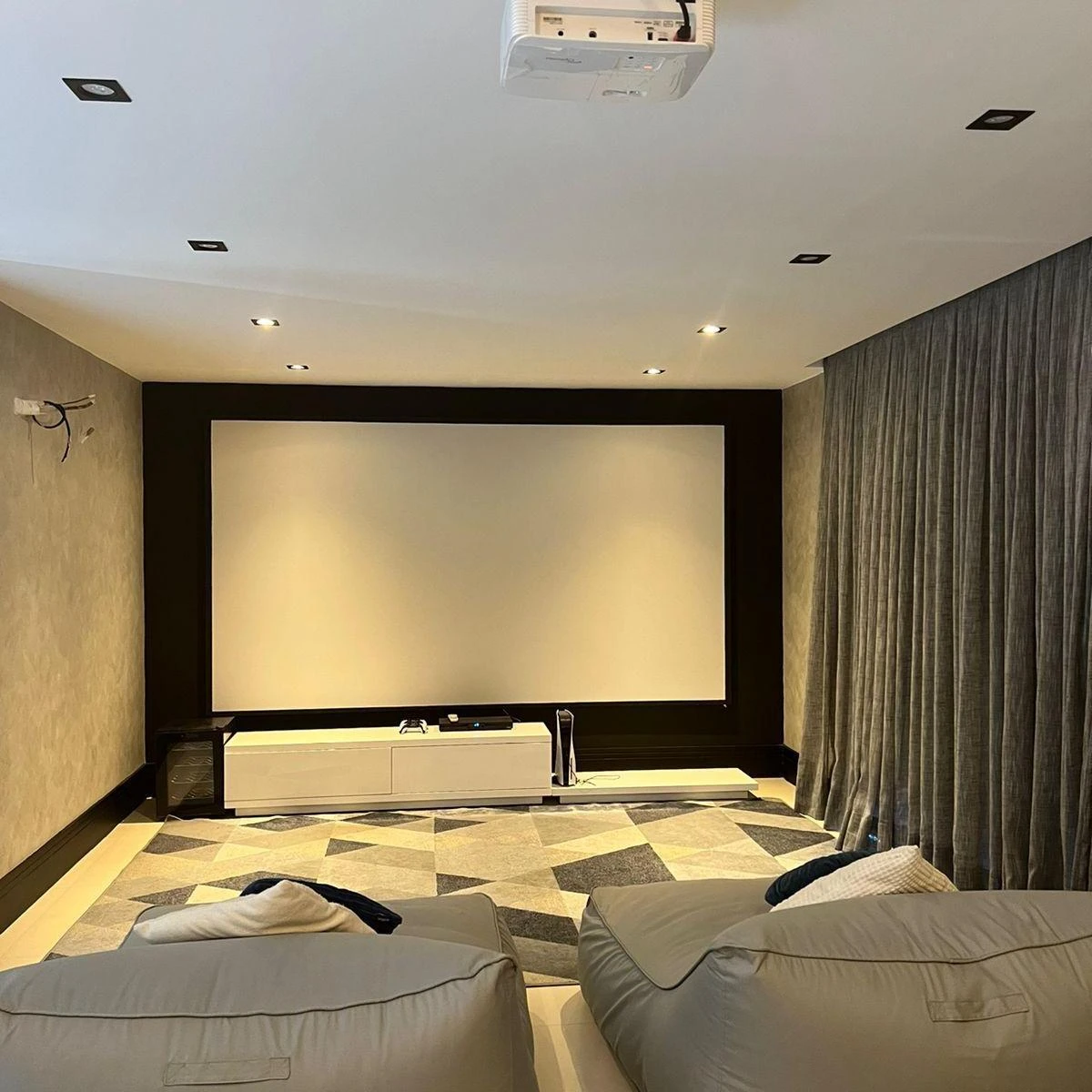 600 m² house with 4 en-suite bedrooms and 3 parking spots — photo 27