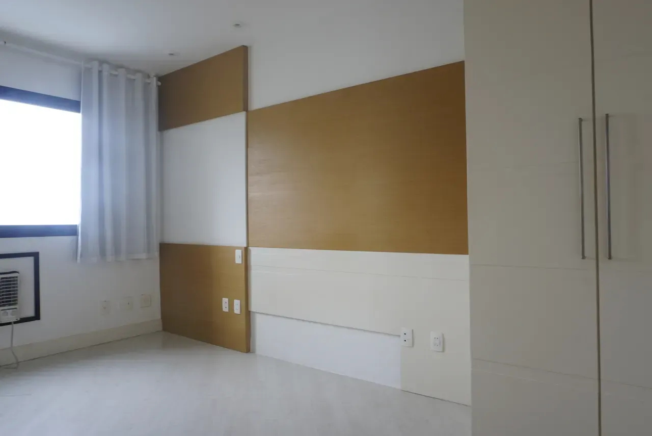 Unfurnished apartment with 4 bedrooms and 3 parking spots — photo 20