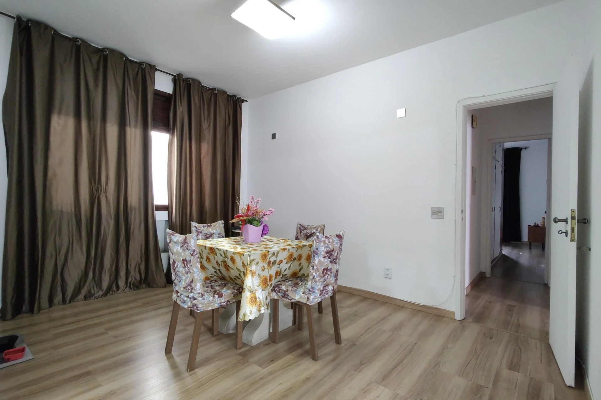Jacuzzi y 3 dormitorios: casa de 742 m² — photo 37