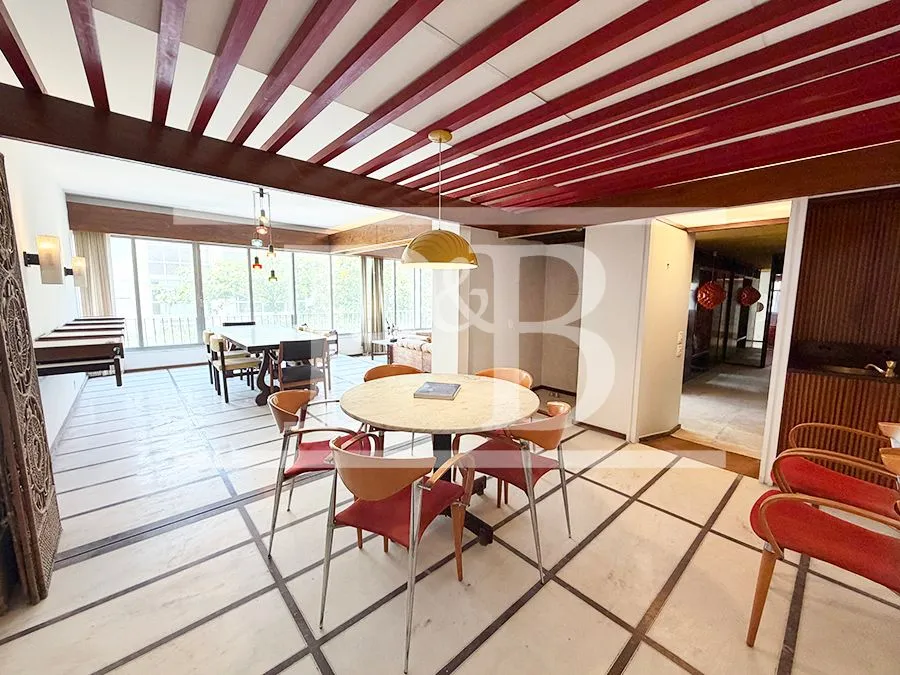 310 m² apartment with floor-to-ceiling windows and a bathtub — photo 40