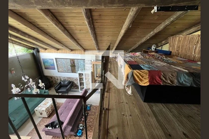 Furnished house with 2 bedrooms and 2 bathrooms and yard