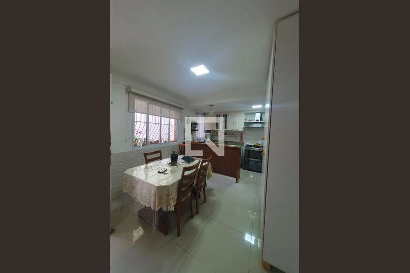 Casa mobiliada de 84 m² com cozinha aberta a gás